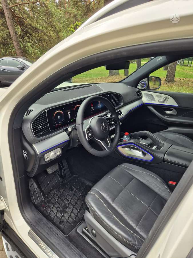 Mercedes-Benz GLS450, off-road / crossover
