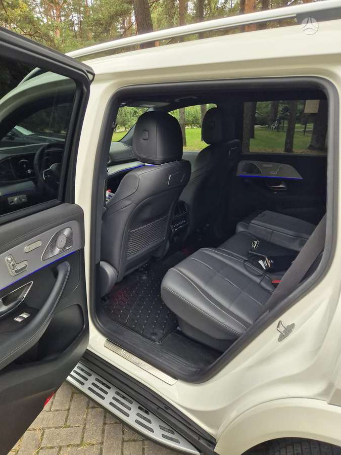 Mercedes-Benz GLS450, off-road / crossover
