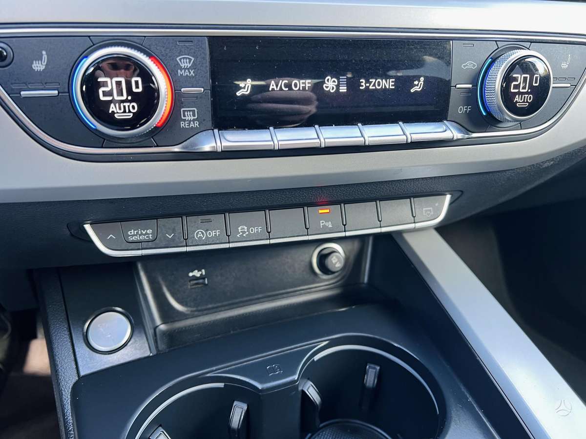 Audi A4, 2.0 l., Седан