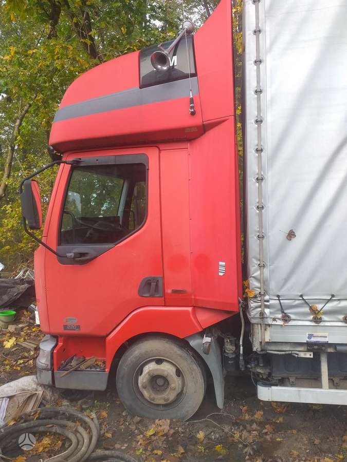Renault Midlum, бортовые с тентом