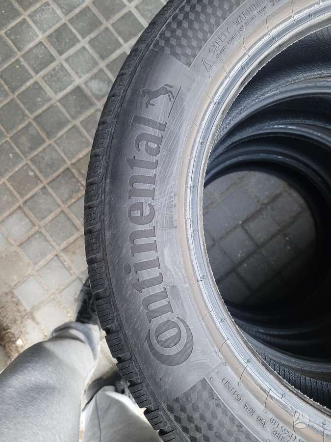Continental, universalios 215/60 R17