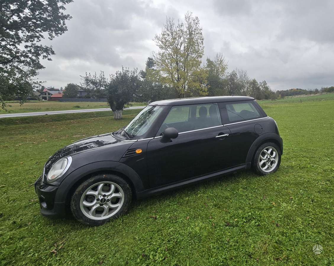 Mini Cooper, 1.6 l., hatchback