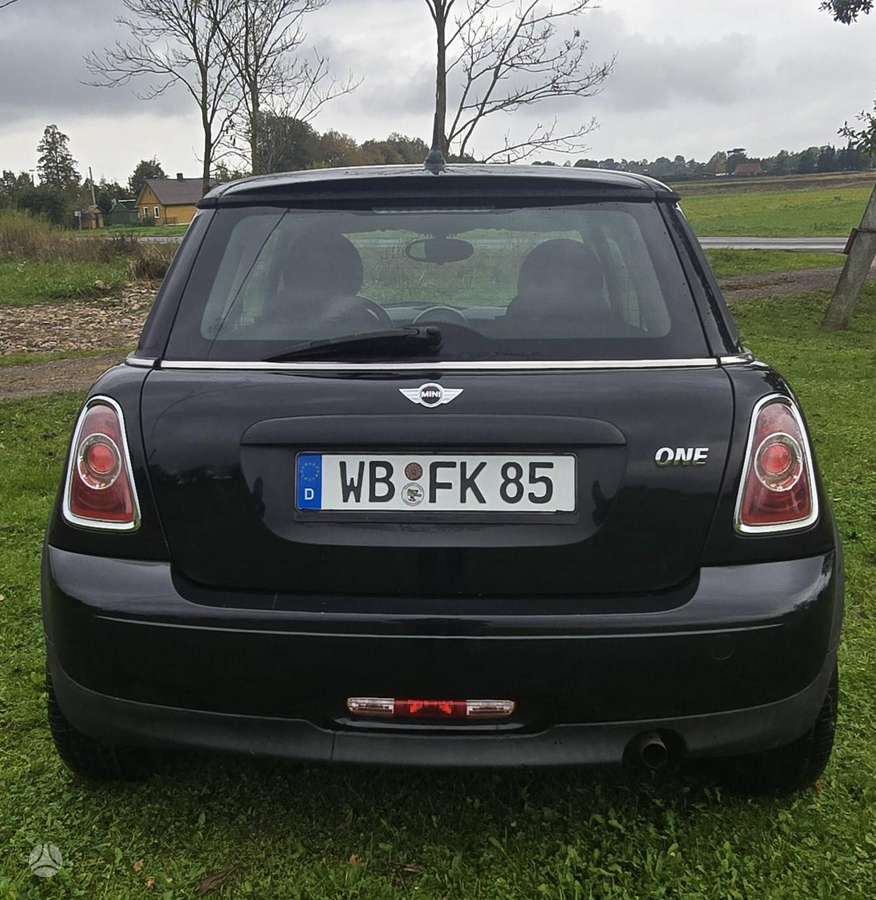 Mini Cooper, 1.6 l., hatchback