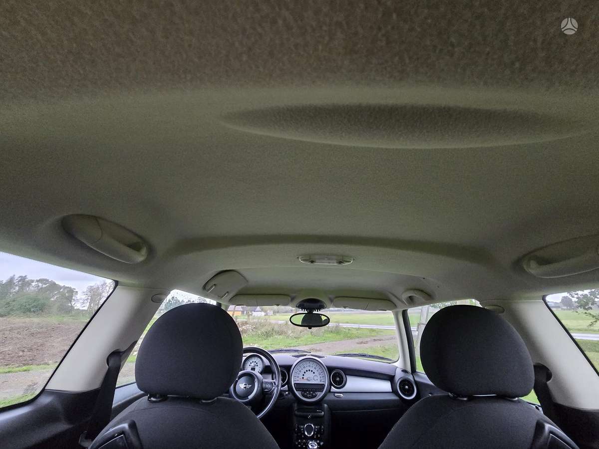 Mini Cooper, 1.6 l., hatchback