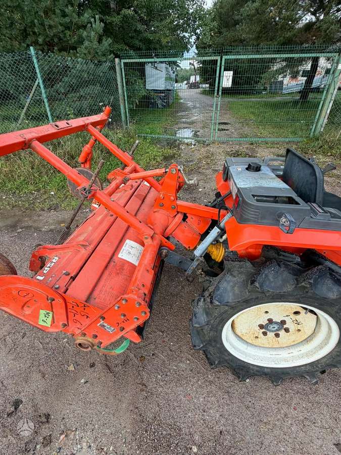 Kubota Aste 15, traktoriai