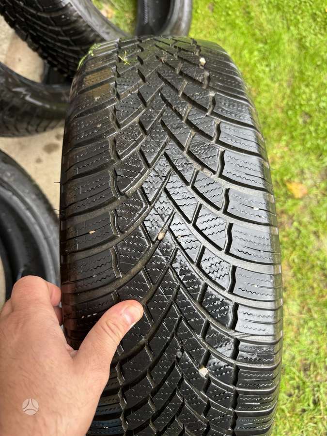 Bridgestone Blizzak, всесезонные 195/55 R20