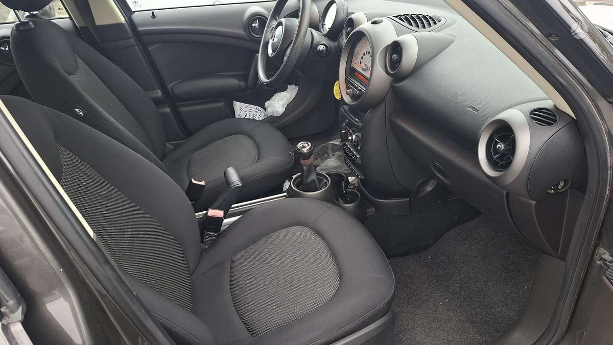 Mini Cooper, 1.6 l., off-road / crossover