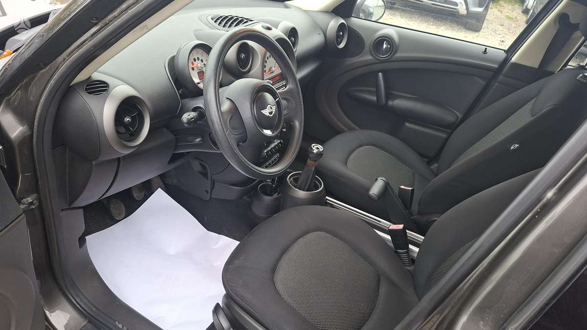 Mini Cooper, 1.6 l., off-road / crossover
