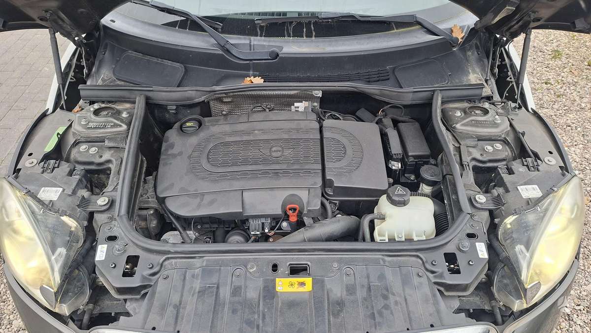 Mini Cooper, 1.6 l., off-road / crossover