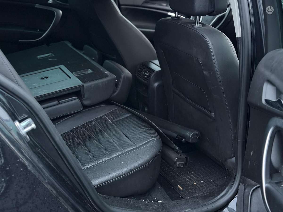 Opel Insignia, 2.0 l., Хэтчбек