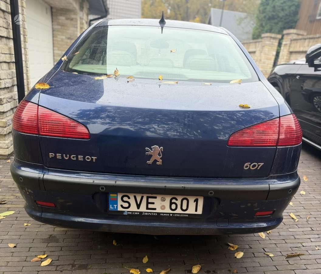 Peugeot 607