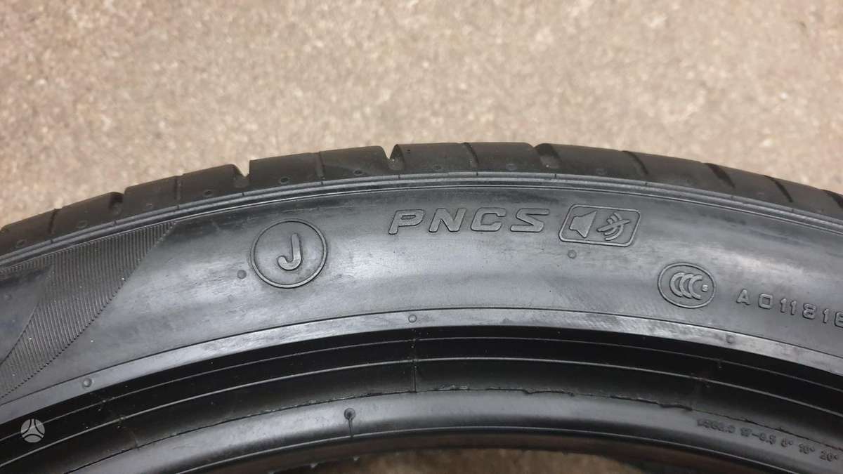 Pirelli PZero TM, летние 255/40 R22