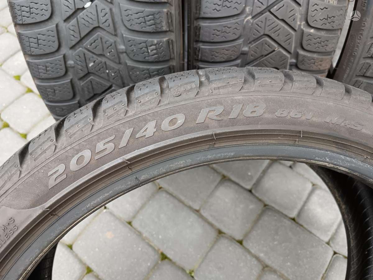 Pirelli Winter, universalios 205/40 R18