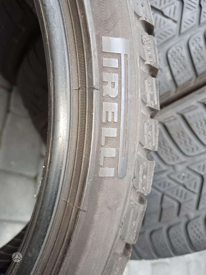 Pirelli Winter, universalios 205/40 R18