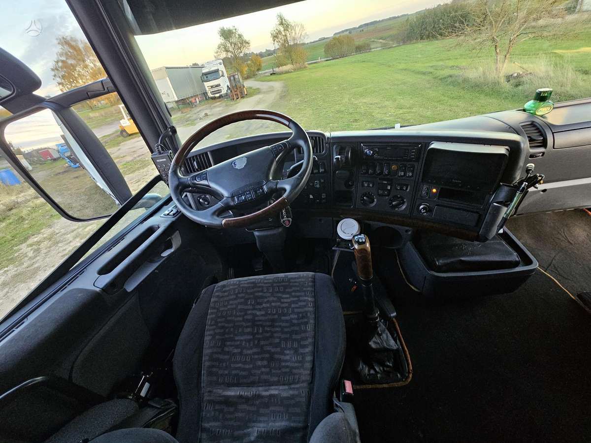Scania R620, hooklift trucks