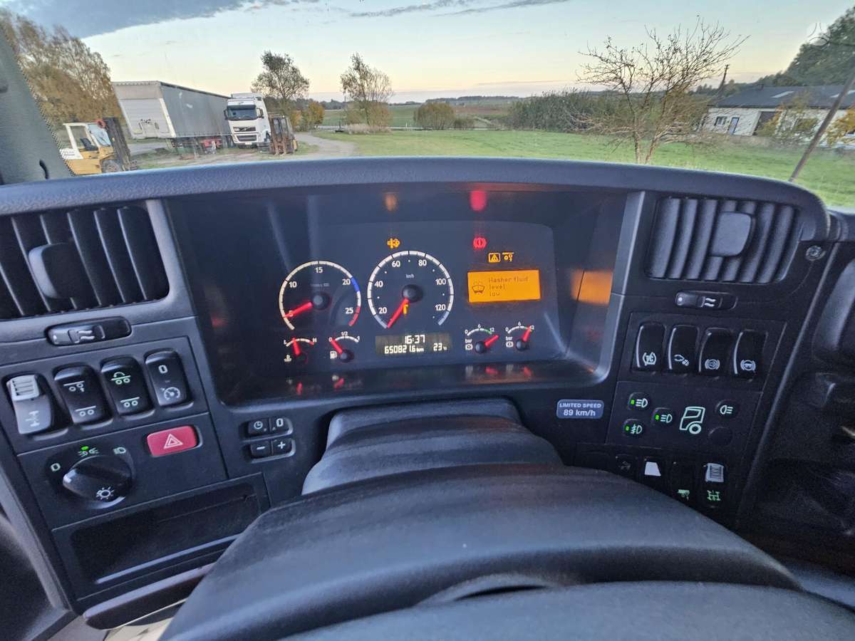 Scania R620, hooklift trucks