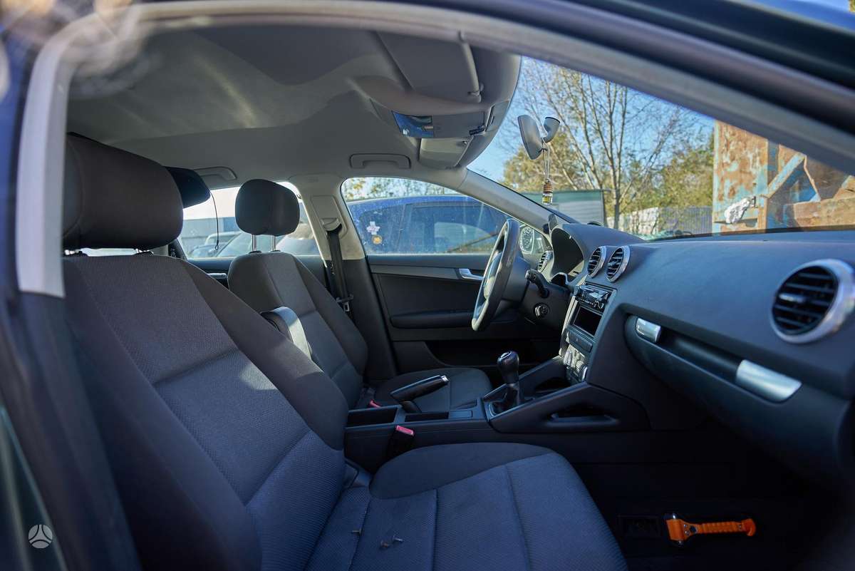 Audi A3, 1.8 l., hatchback