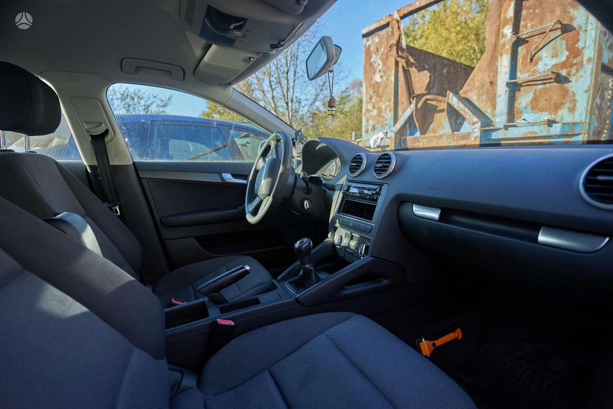 Audi A3, 1.8 l., hatchback