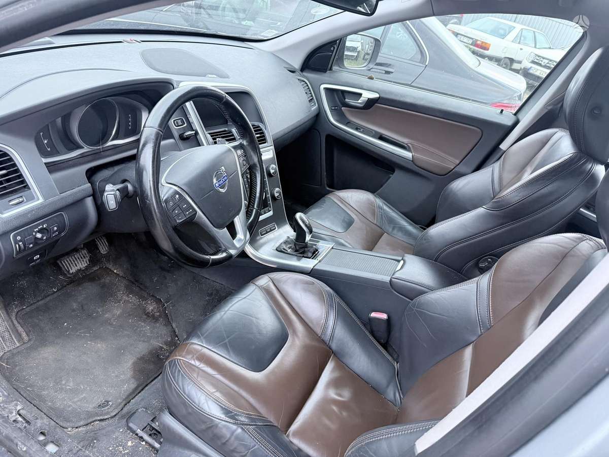 Volvo XC60 dalimis
