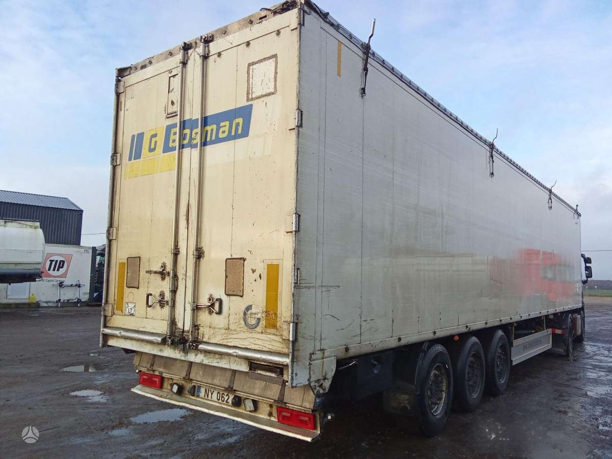 Kraker CF200, with moving floor