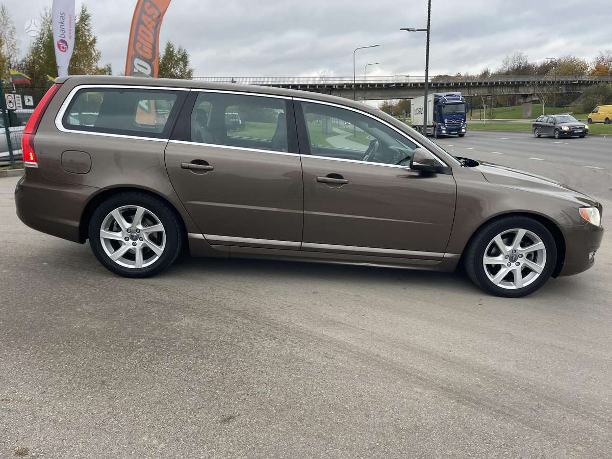 Volvo V70 2014 — photo 7