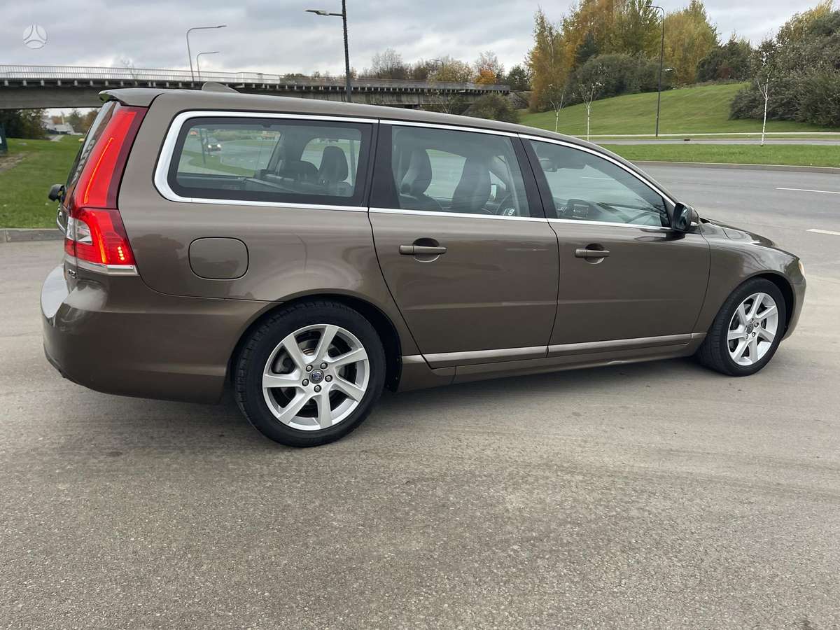Volvo V70 2014 — photo 8