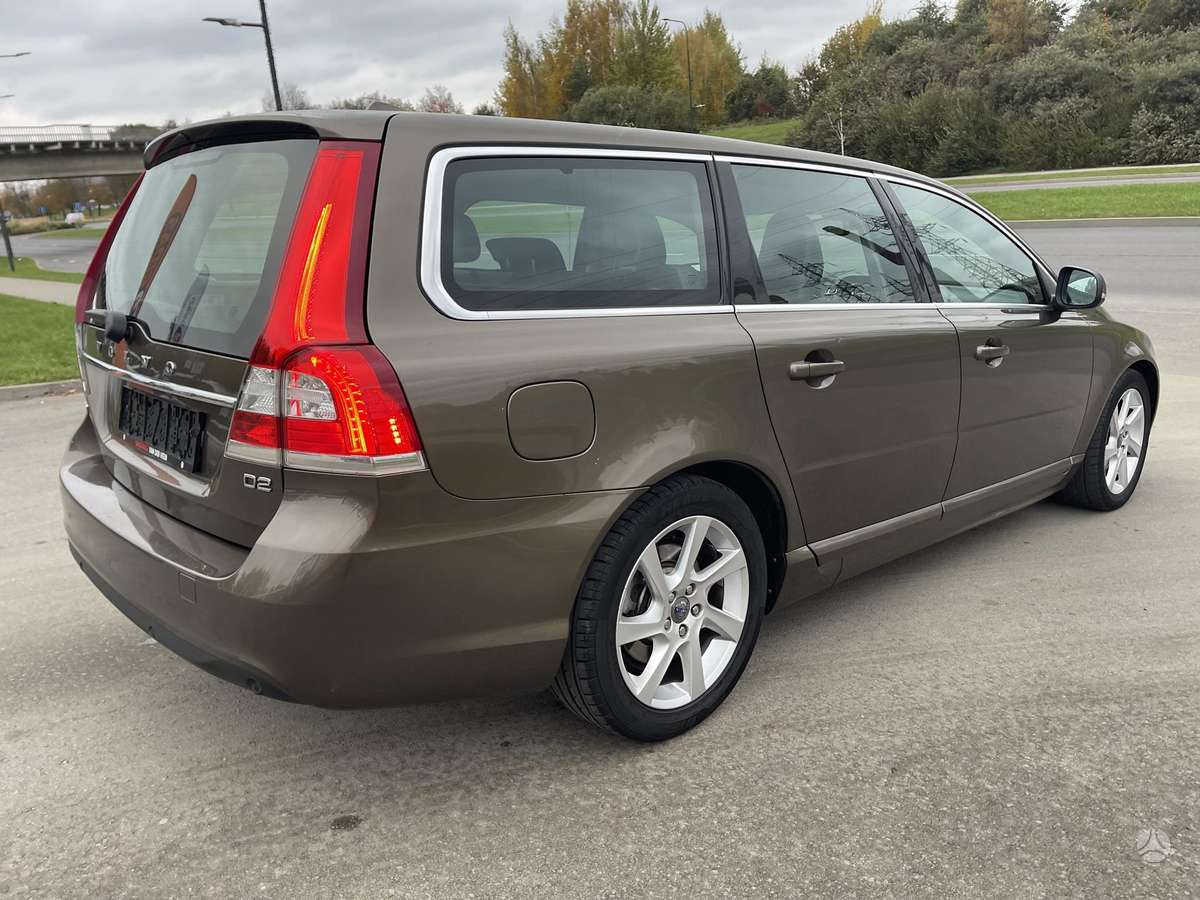 Volvo V70 2014 — photo 9