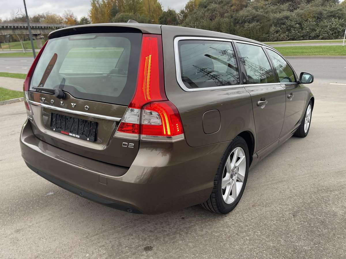 Volvo V70 2014 — photo 10
