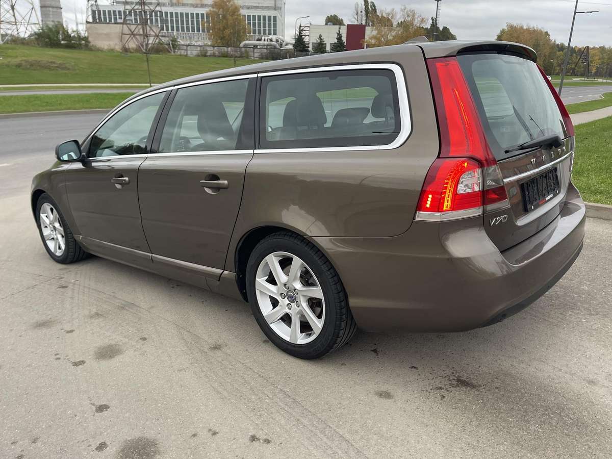 Volvo V70 2014 — photo 13