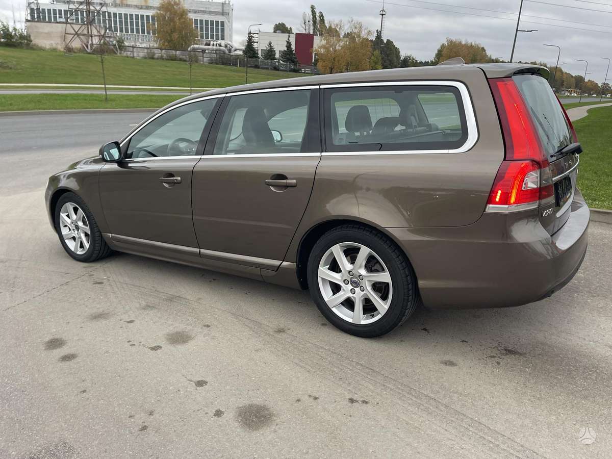Volvo V70 2014 — photo 14