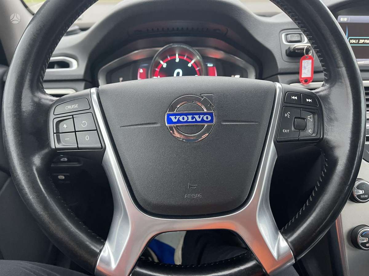 Volvo V70 2014 — photo 18