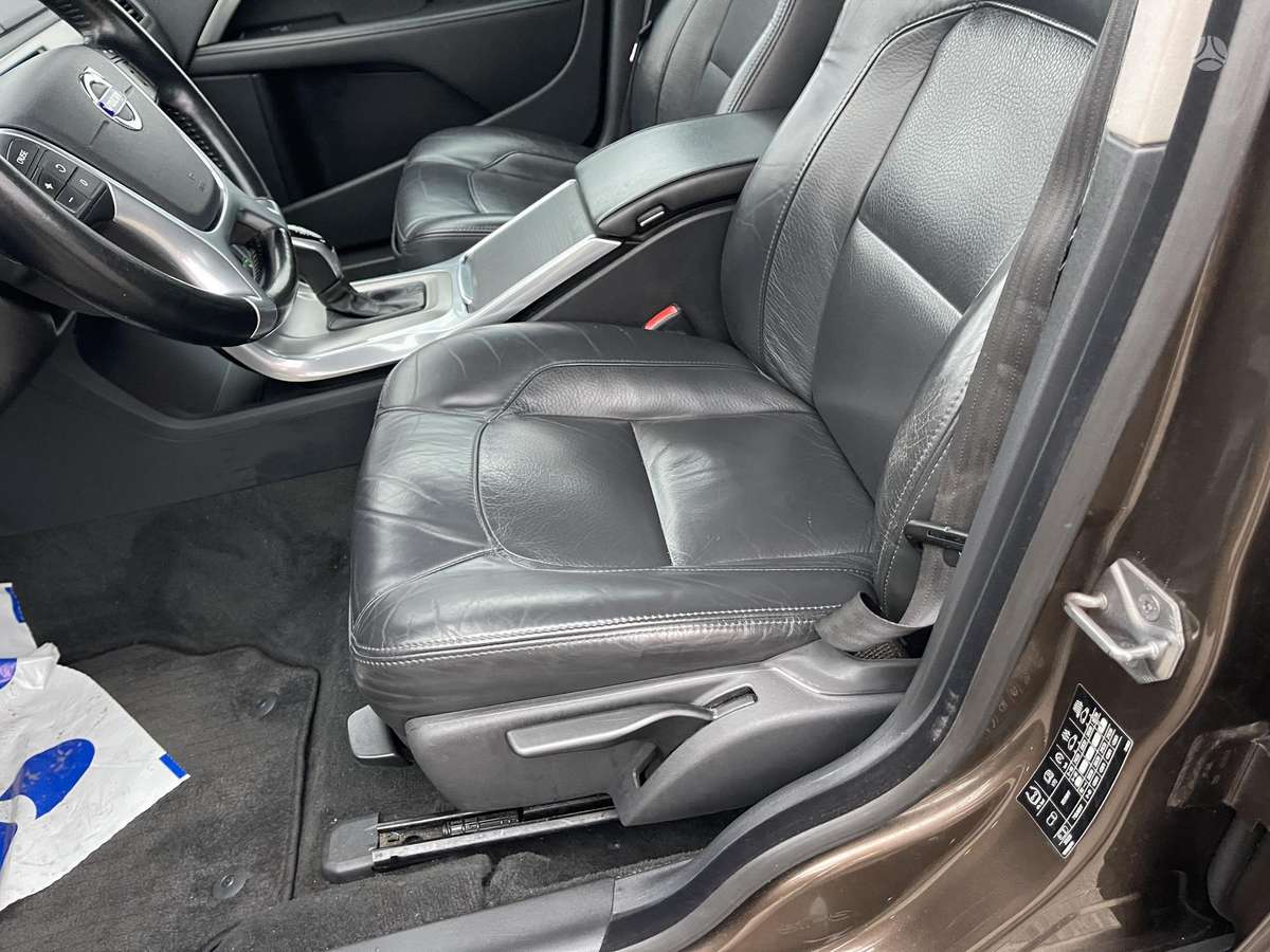 Volvo V70 2014 — photo 23