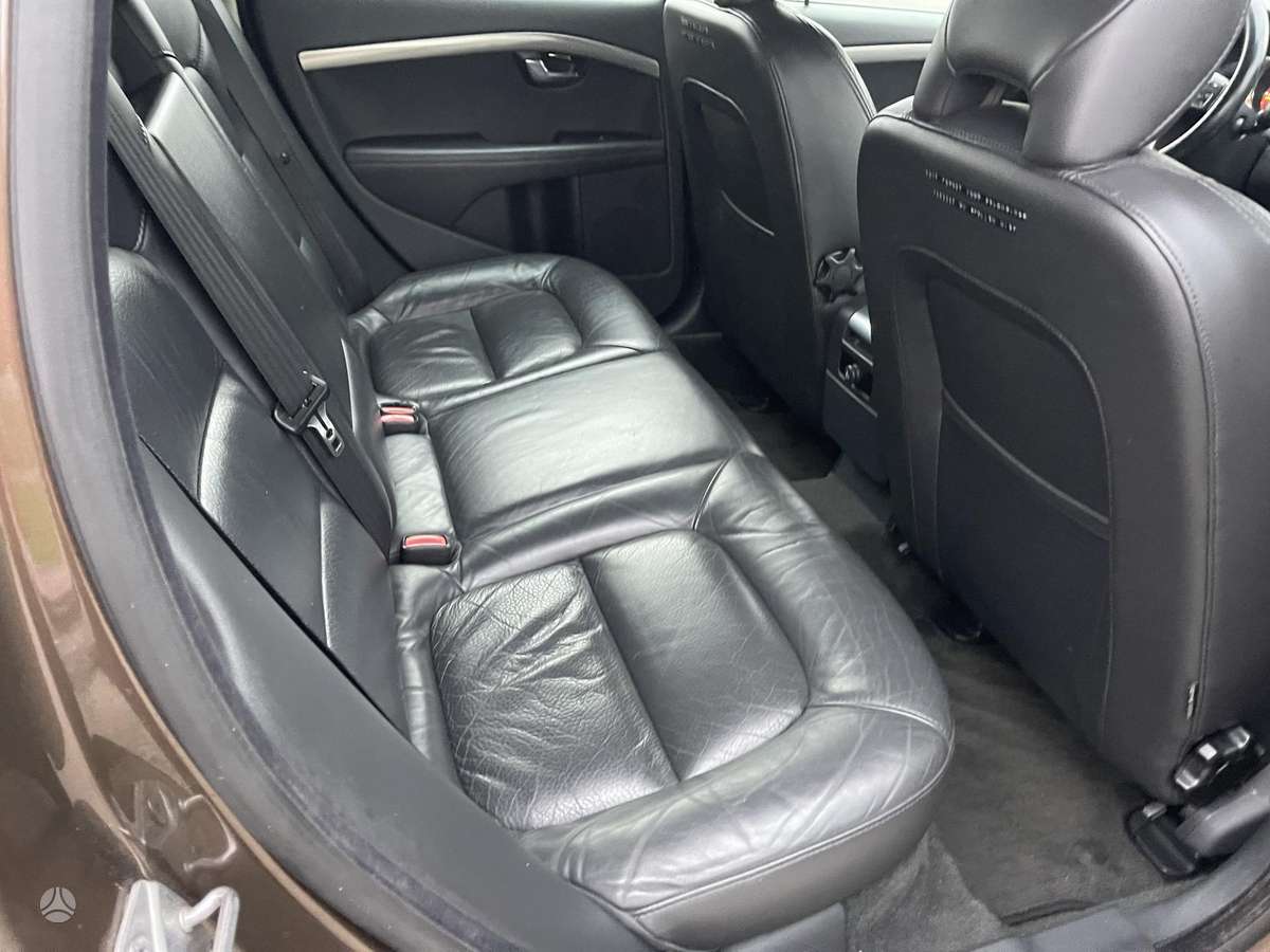 Volvo V70 2014 — photo 26