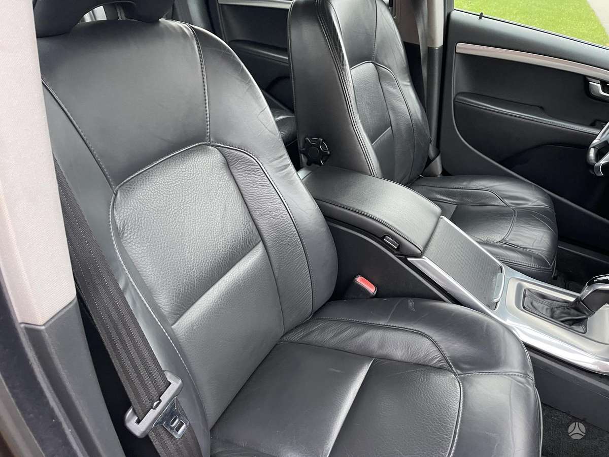 Volvo V70 2014 — photo 28