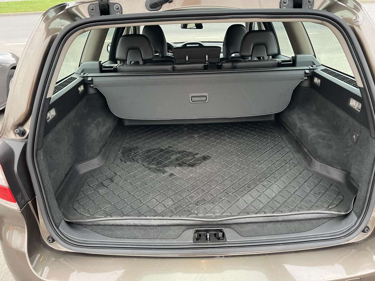 Volvo V70 2014 — photo 31