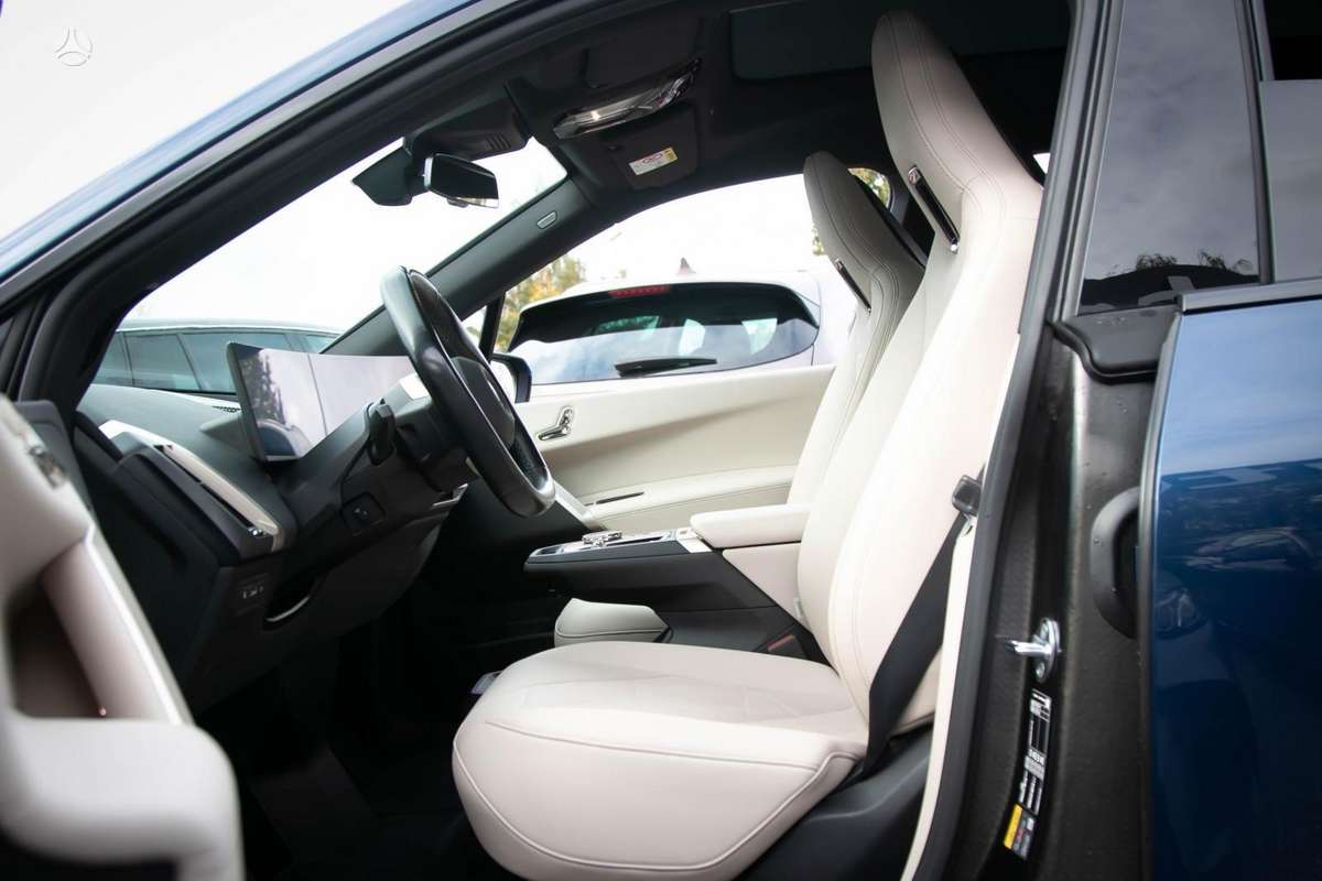 BMW iX, Внедорожник / Кроссовер