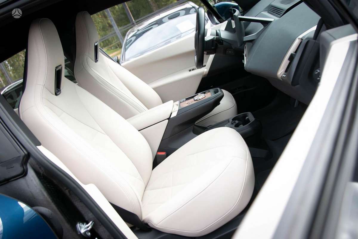 BMW iX, Внедорожник / Кроссовер