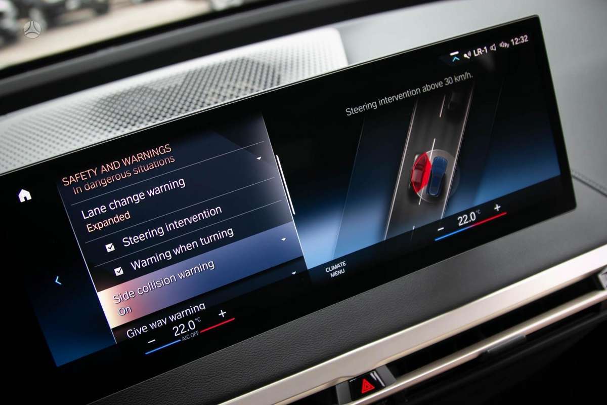 BMW iX, off-road / crossover