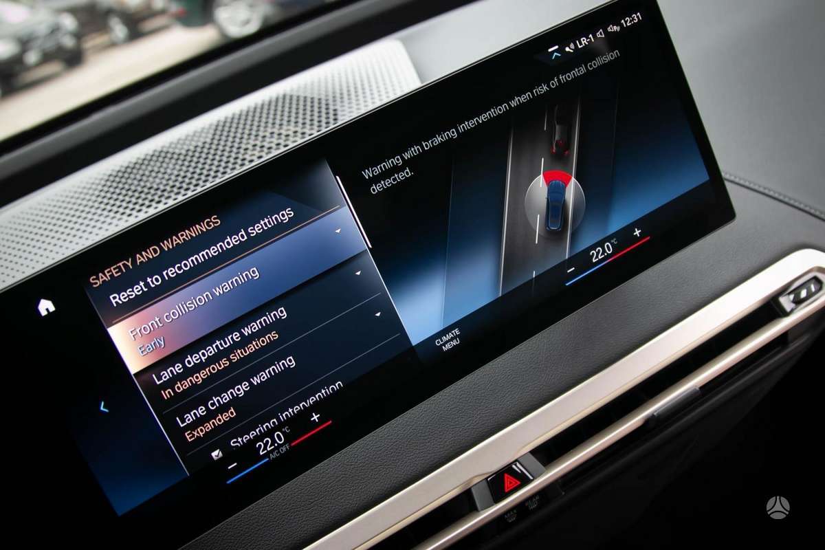 BMW iX, off-road / crossover
