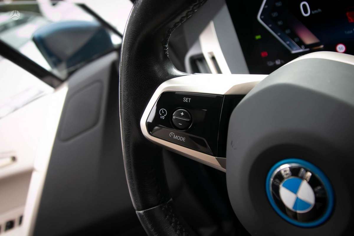 BMW iX, Внедорожник / Кроссовер