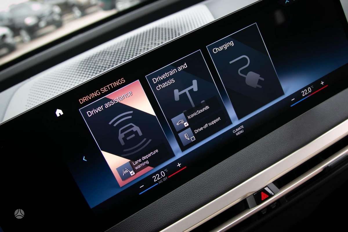BMW iX, off-road / crossover
