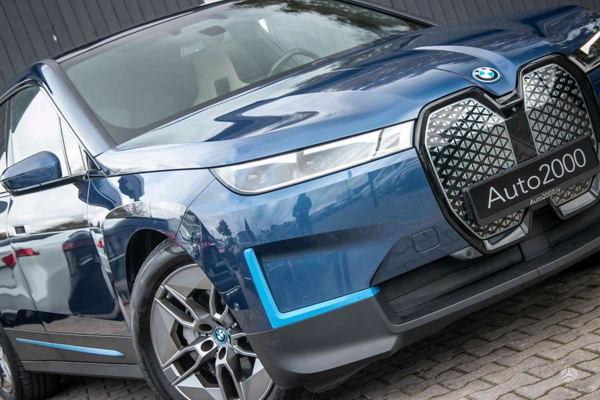 BMW iX, Внедорожник / Кроссовер