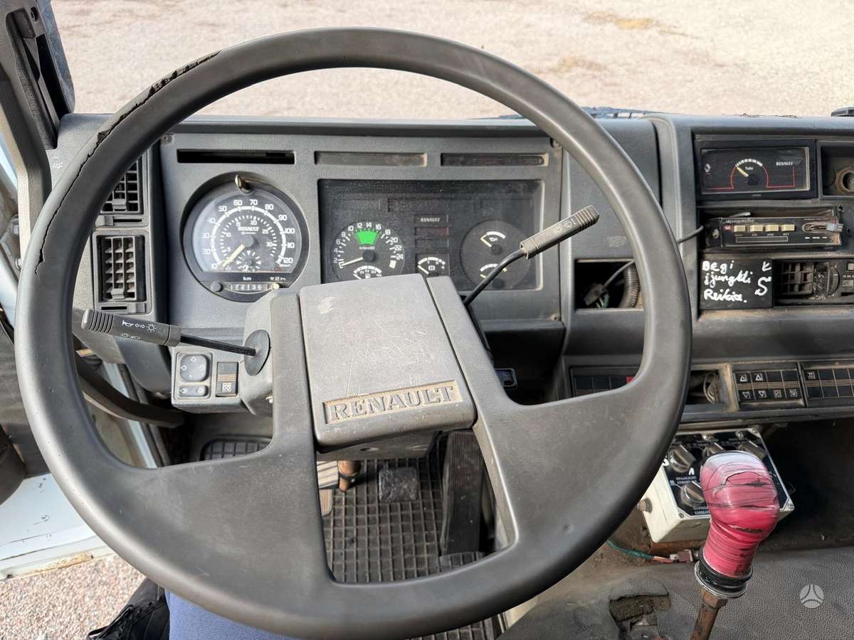 Renault G260, autocisternos