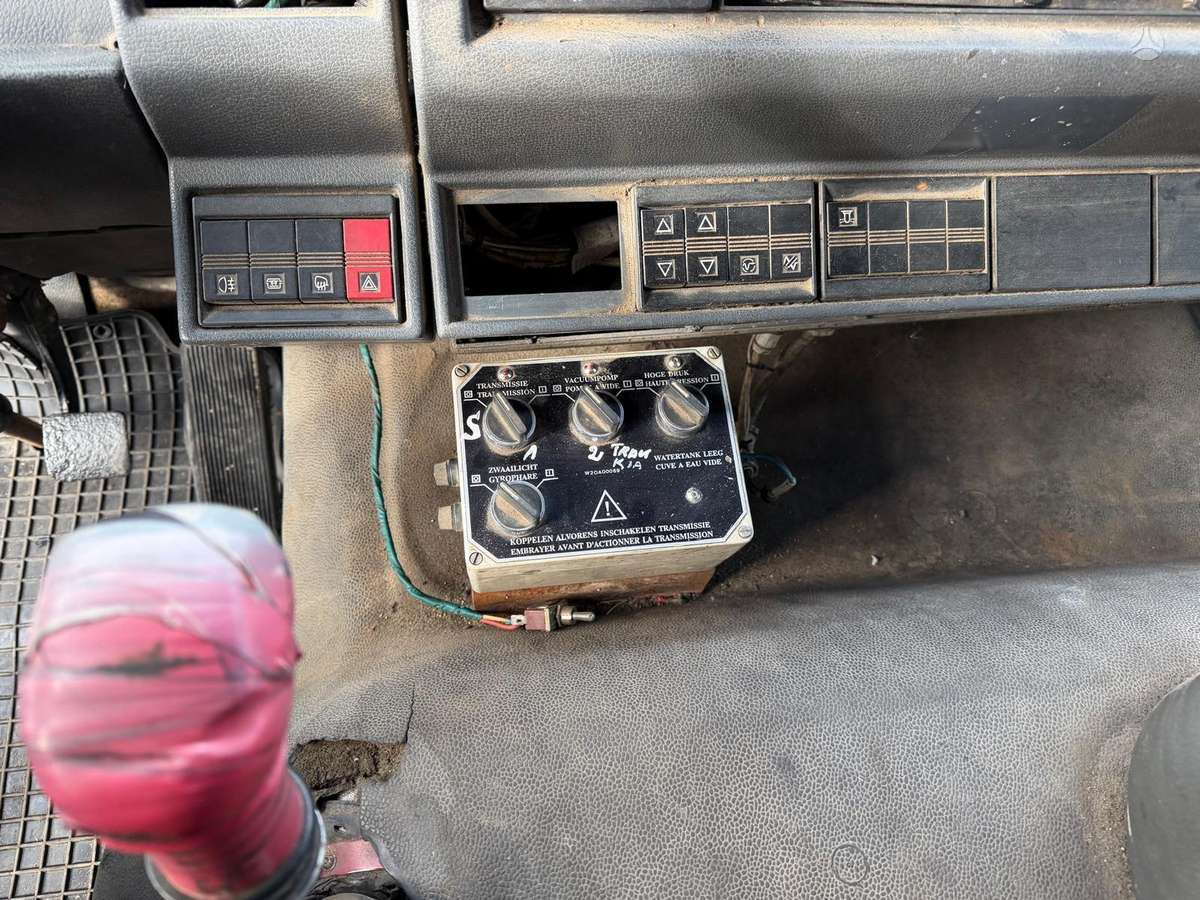 Renault G260, autocisternos