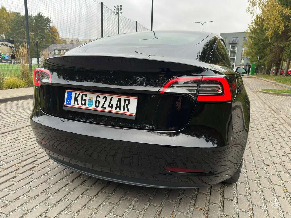 Tesla Model 3, 81 kWh, hatchback