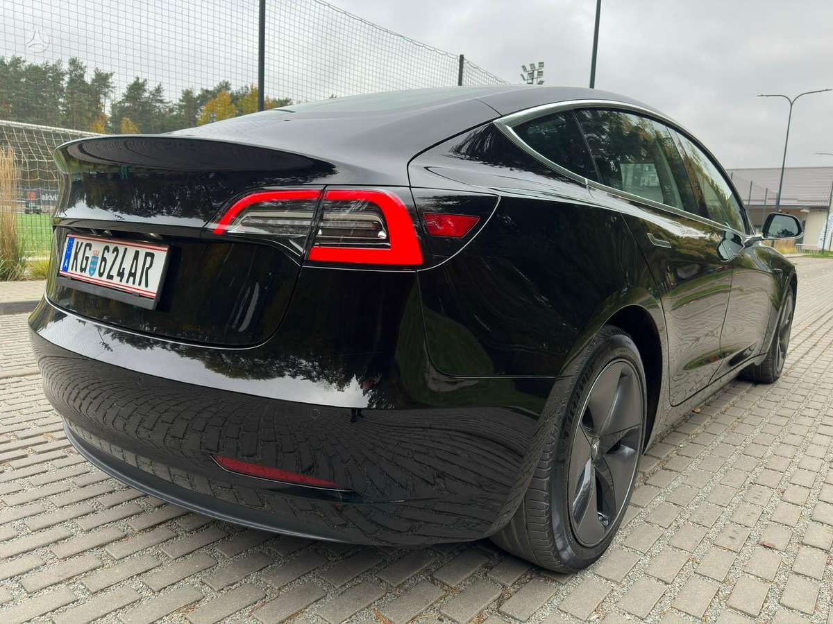 Tesla Model 3, 81 kWh, hatchback