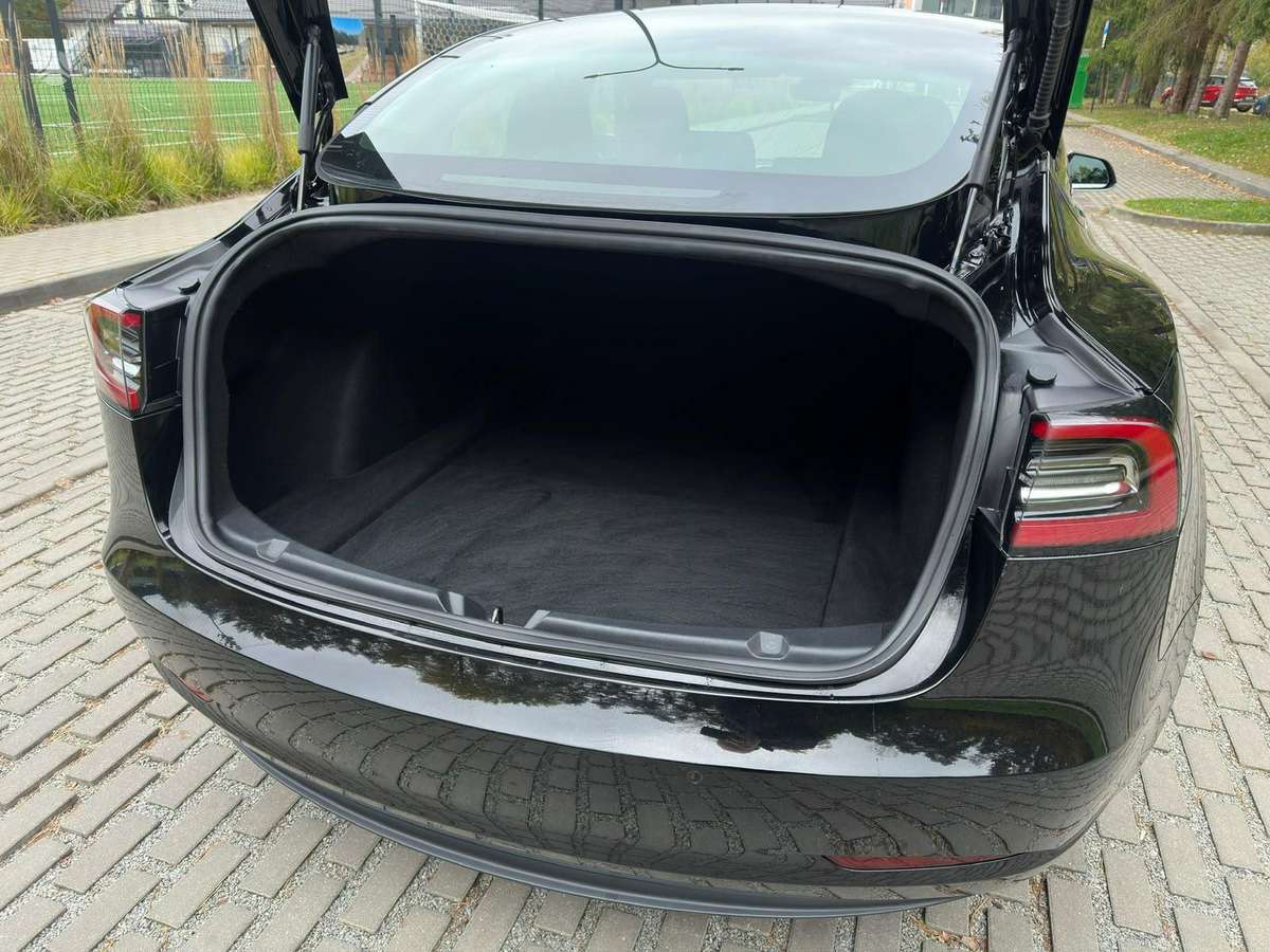 Tesla Model 3, 81 кВт·ч, Хэтчбек