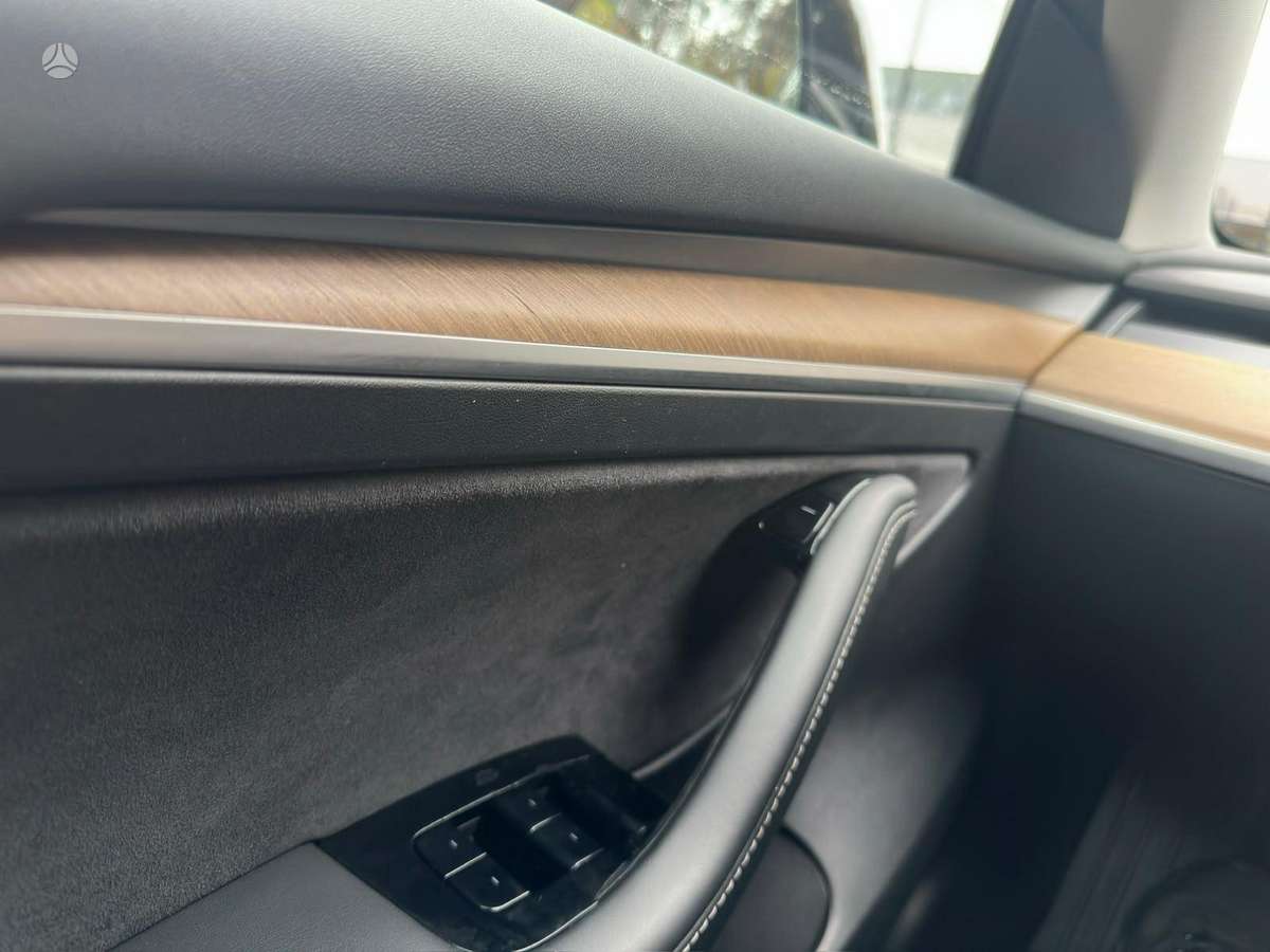 Tesla Model 3, 81 kWh, hatchback