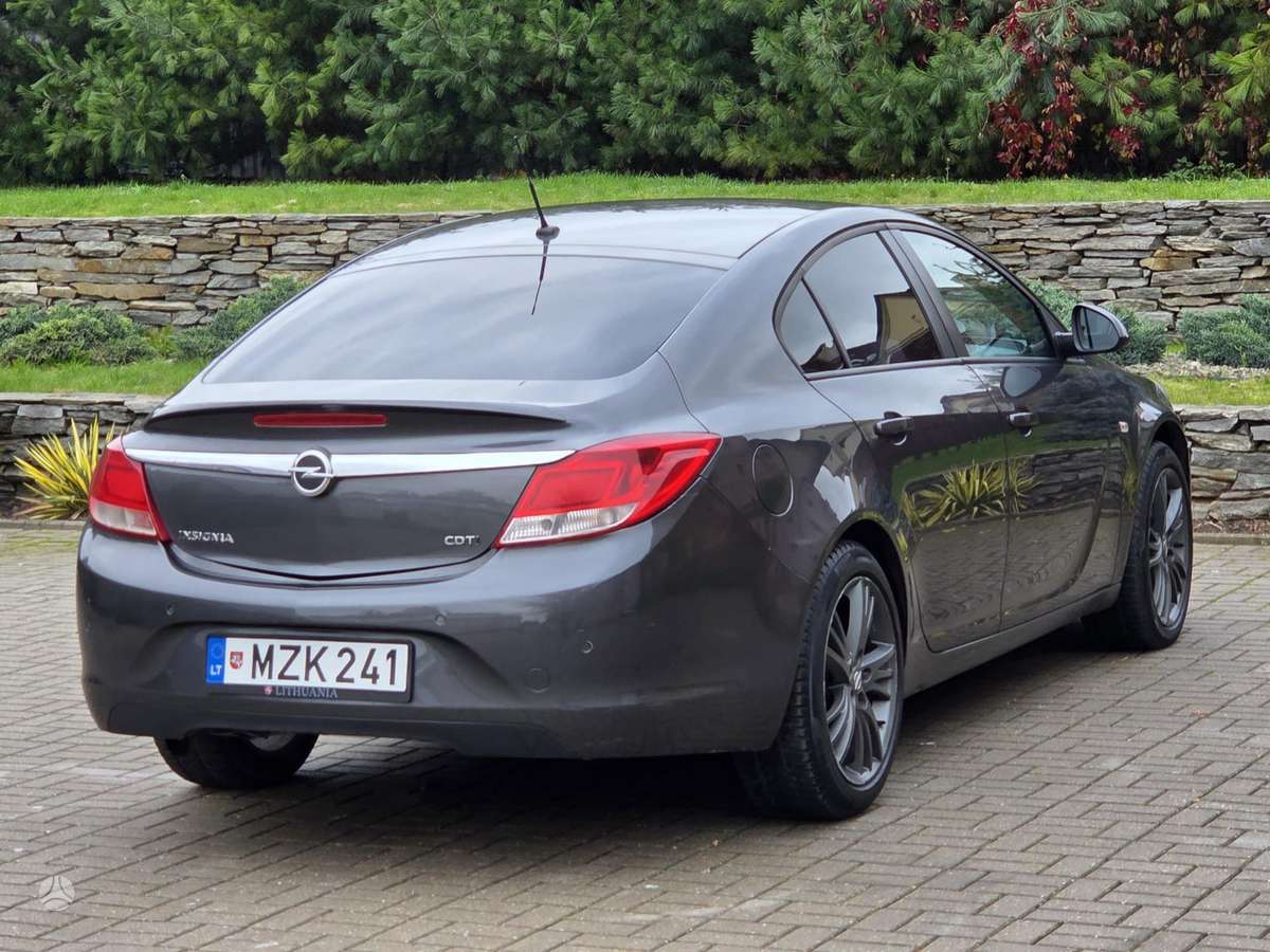 Opel Insignia, 2.0 l., Хэтчбек