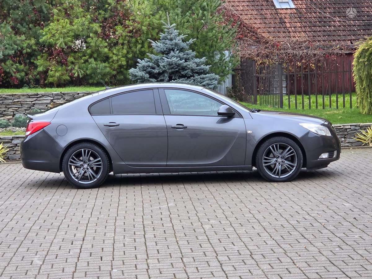Opel Insignia, 2.0 l., Хэтчбек